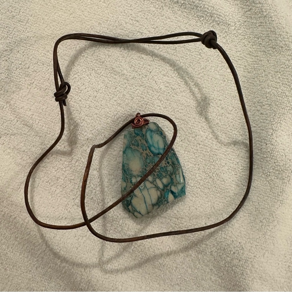 LIKE NEW Snakeskin Jasper Necklace - Picture 5 of 5